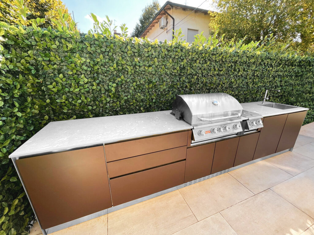 A simple but effective outside kitchen